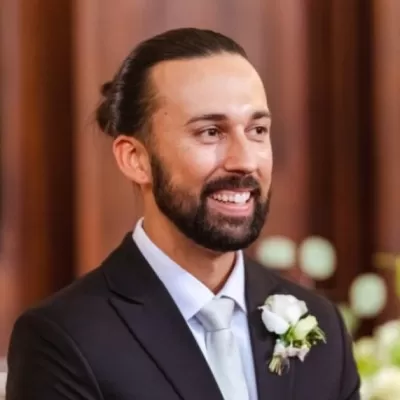 MR